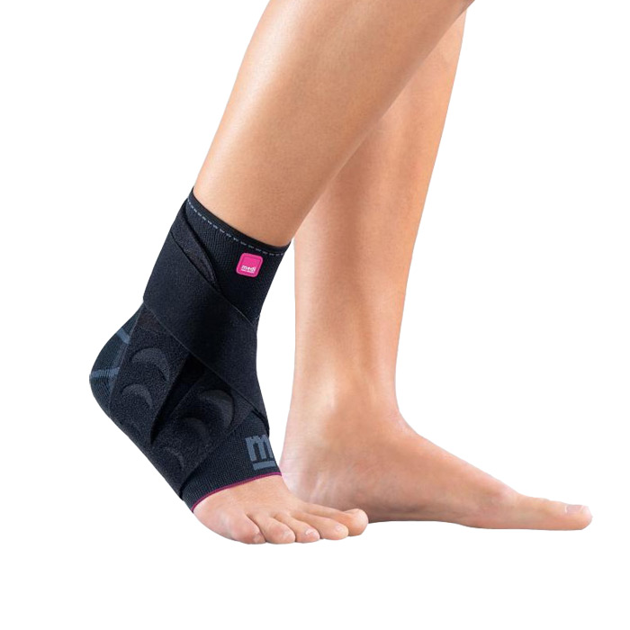 Бандаж голеностопный medi Levamed Active с силиконовыми вставками и ремнями KO11-53 правый